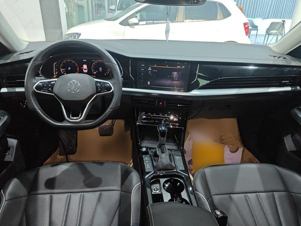 Volkswagen Passat 2024, 32800 км, за 19982 USD - фото 17