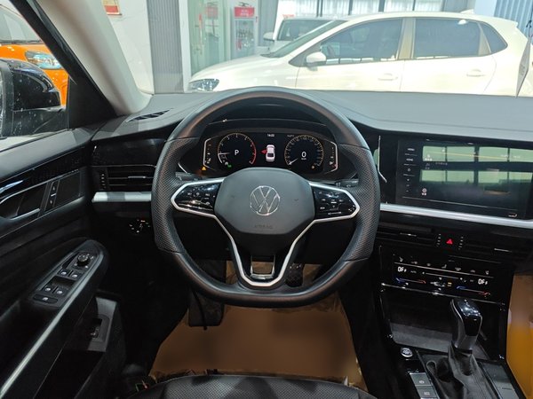 Volkswagen Passat 2024, 32800 км, за 19982 USD - фото 14