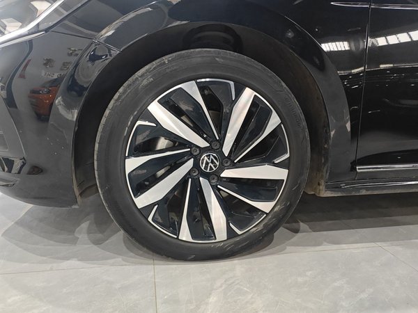 Volkswagen Passat 2024, 32800 км, за 19982 USD