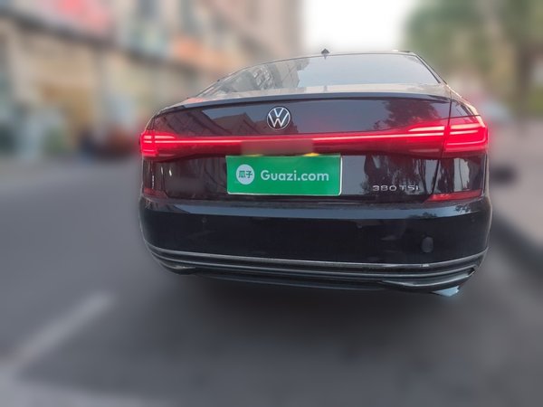 Volkswagen Passat 2024, 35800 км, за 21035 USD