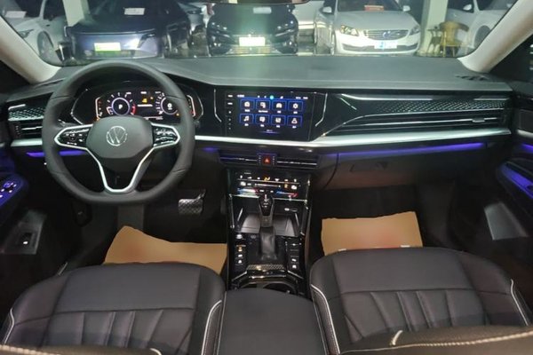 Volkswagen Passat 2024, 61900 км, за 20355 USD - фото 18