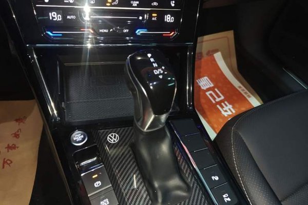 Volkswagen Passat 2024, 61900 км, за 20355 USD - фото 22
