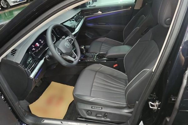 Volkswagen Passat 2024, 61900 км, за 20355 USD - фото 23