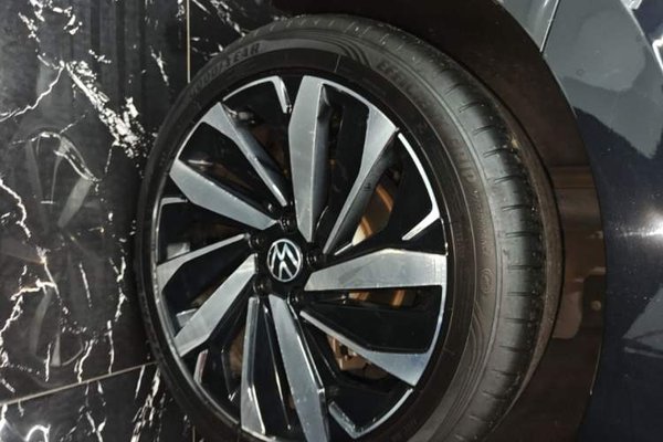Volkswagen Passat 2024, 61900 км, за 20355 USD - фото 10