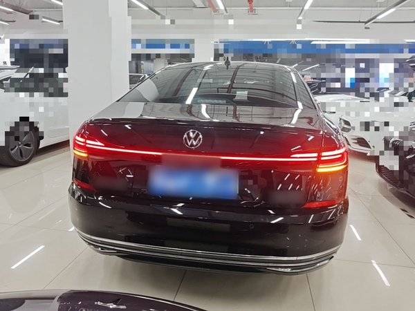 Volkswagen Passat 2024, 64100 км, за 21322 USD