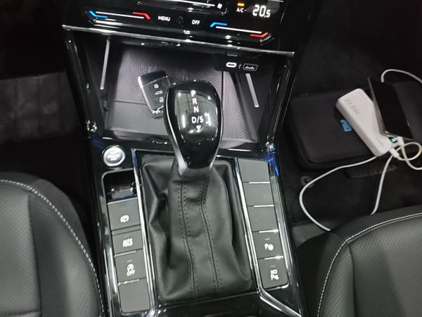 Volkswagen Passat 2024, 64100 км, за 21322 USD - фото 17