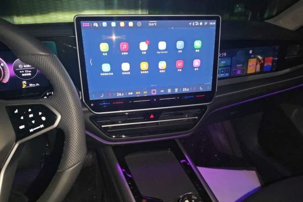 Volkswagen Passat 2025, 17800 км, за 21119 USD - фото 14