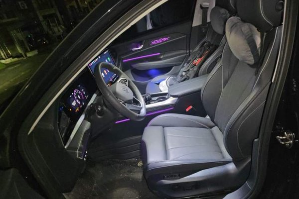 Volkswagen Passat 2025, 17800 км, за 21119 USD - фото 16