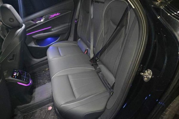 Volkswagen Passat 2025, 17800 км, за 21119 USD - фото 18