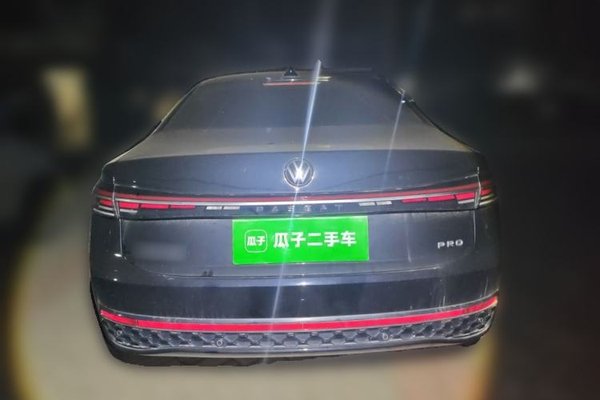Volkswagen Passat 2025, 17800 км, за 21119 USD