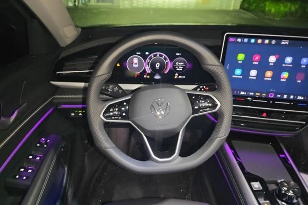 Volkswagen Passat 2025, 17800 км, за 21119 USD - фото 11