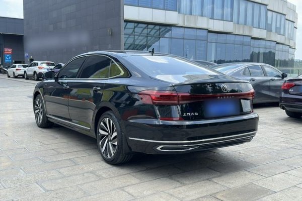 Volkswagen Passat 2025, за 21780 USD