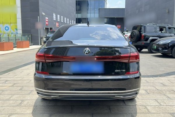 Volkswagen Passat 2025, за 21780 USD