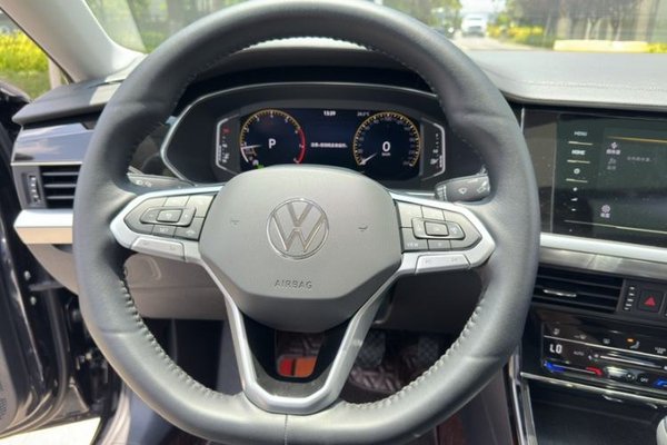 Volkswagen Passat 2025, за 21780 USD - фото 8
