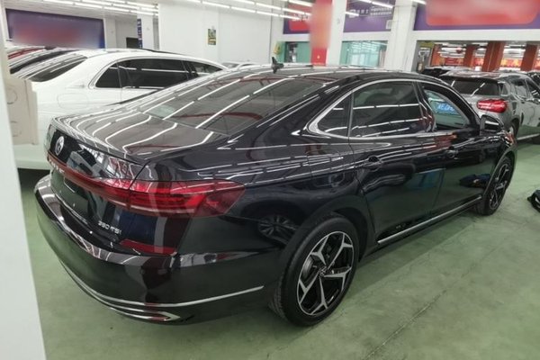 Volkswagen Passat 2025, 33600 км, за 19307 USD - фото 6
