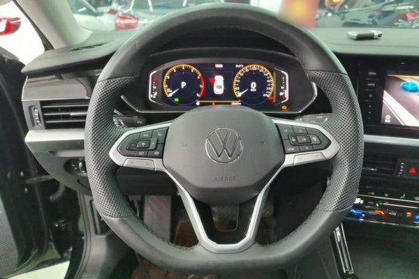 Volkswagen Passat 2025, 33600 км, за 19307 USD - фото 14