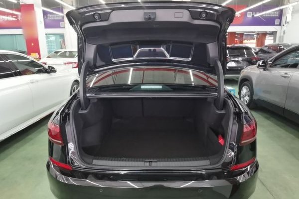 Volkswagen Passat 2025, 33600 км, за 19307 USD - фото 22