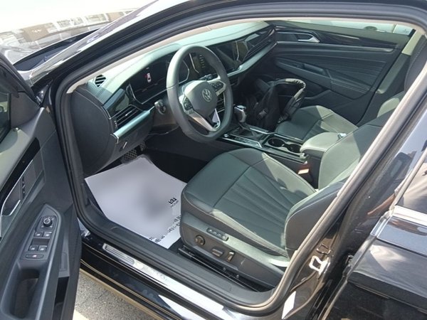 Volkswagen Passat 2025, 37700 км, за 22064 USD - фото 19