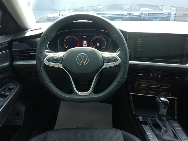 Volkswagen Passat 2025, 37700 км, за 22064 USD - фото 14
