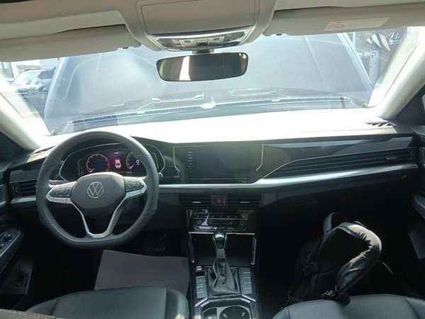 Volkswagen Passat 2025, 37700 км, за 22064 USD - фото 13
