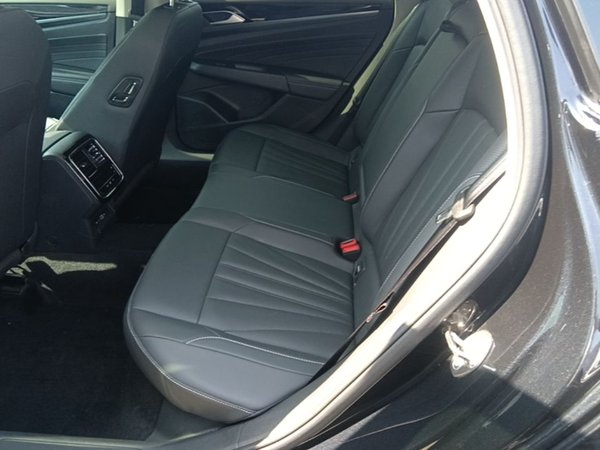 Volkswagen Passat 2025, 37700 км, за 22064 USD - фото 20