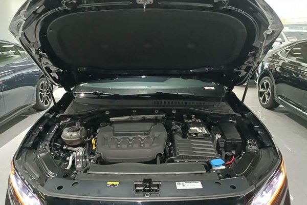 Volkswagen Passat 2025, 7700 км, за 22364 USD - фото 30