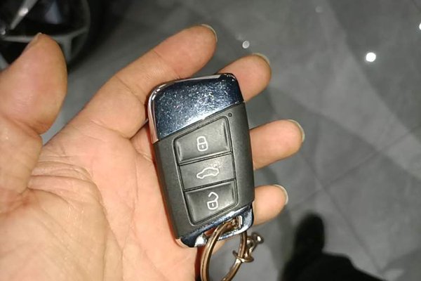 Volkswagen Passat 2025, 7700 км, за 22364 USD - фото 29