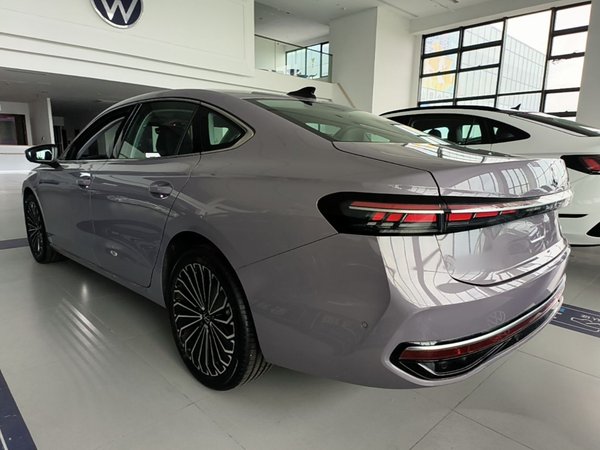 Volkswagen Passat 2025, 10600 км, за 26405 USD - фото 7