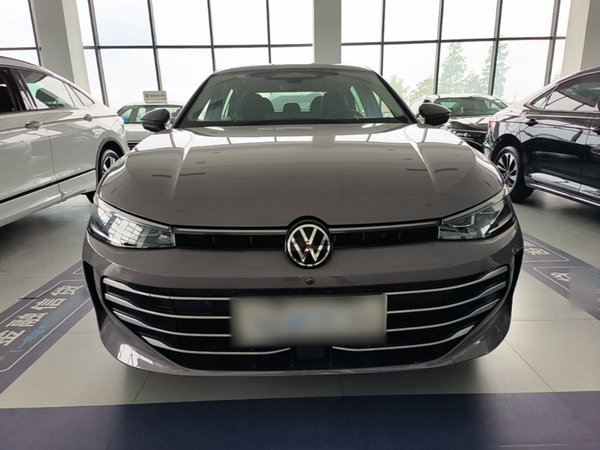 Volkswagen Passat 2025, 10600 км, за 26405 USD