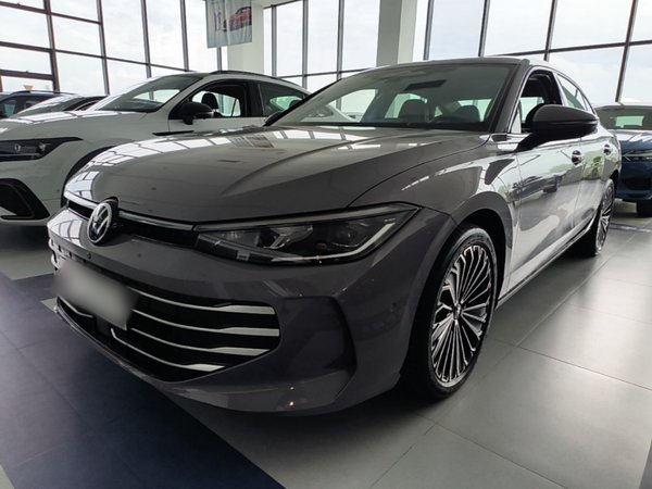 Volkswagen Passat · 2025 год