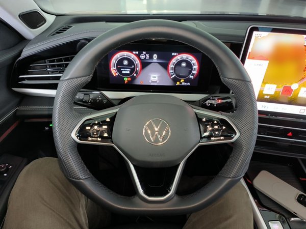 Volkswagen Passat 2025, 10600 км, за 26405 USD - фото 17