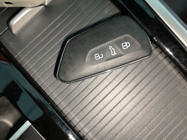 Volkswagen Passat 2025, 10600 км, за 26405 USD - фото 15