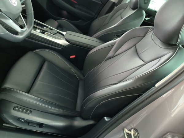 Volkswagen Passat 2025, 10600 км, за 26405 USD - фото 21
