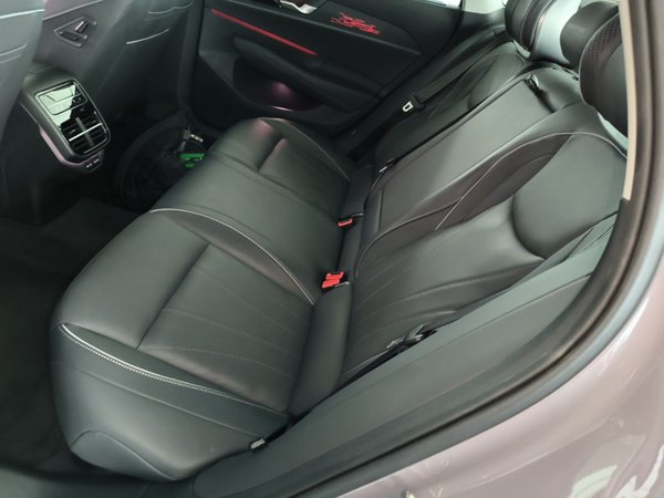 Volkswagen Passat 2025, 10600 км, за 26405 USD - фото 23