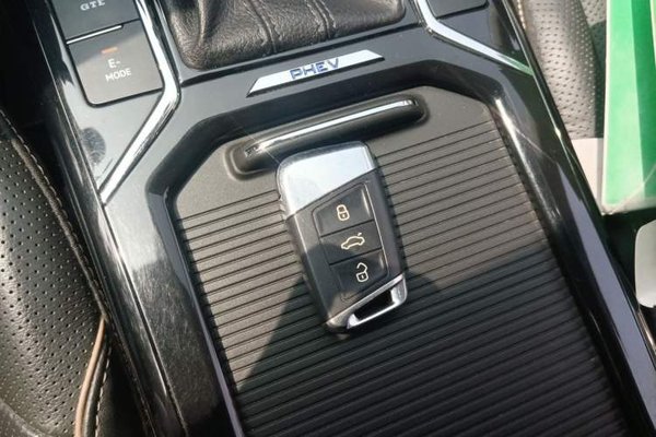 Volkswagen Passat New Energy 2020, за 11279 USD - фото 13