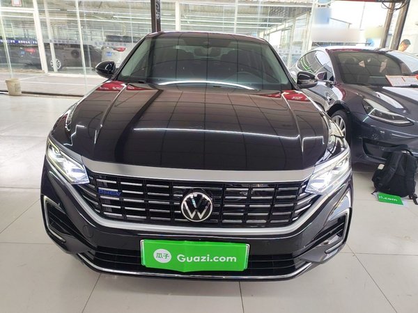 Volkswagen Passat New Energy 2022, 104100 км, за 14043 USD