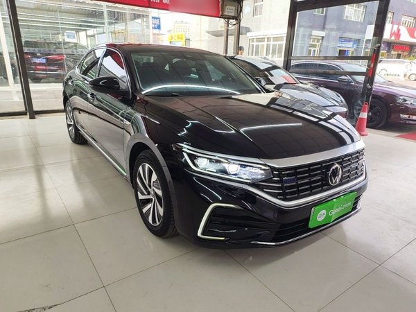 Volkswagen Passat New Energy 2022, 104100 км, за 14043 USD