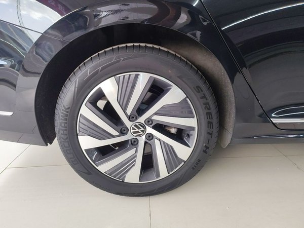 Volkswagen Passat New Energy 2022, 104100 км, за 14043 USD - фото 10