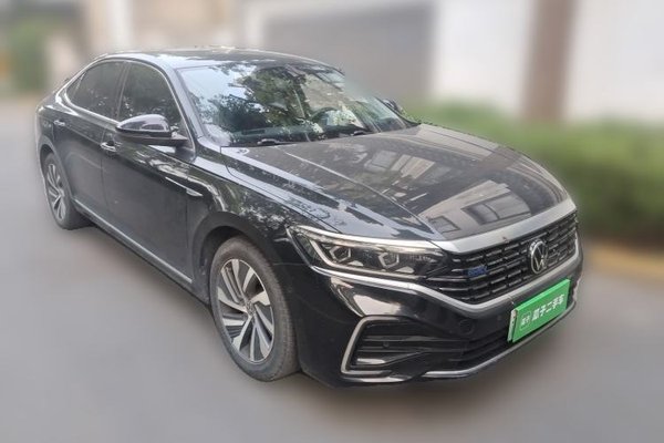 Volkswagen Passat New Energy 2022, 35300 км, за 16839 USD