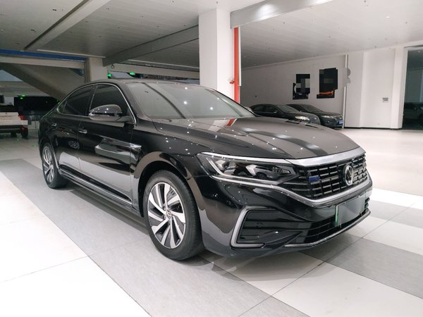 Volkswagen Passat New Energy 2022, 81500 км, за 16468 USD