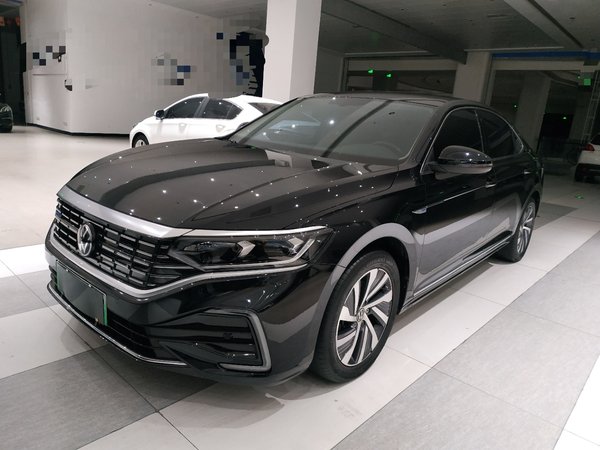 Volkswagen Passat New Energy · 2022 год