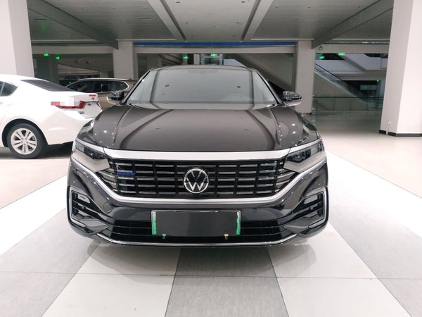 Volkswagen Passat New Energy 2022, 81500 км, за 16468 USD