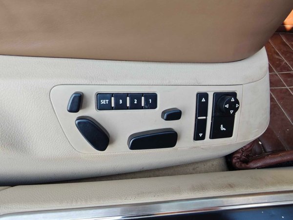 Volkswagen Phaeton 2012, 149300 км, за 17067 USD - фото 25