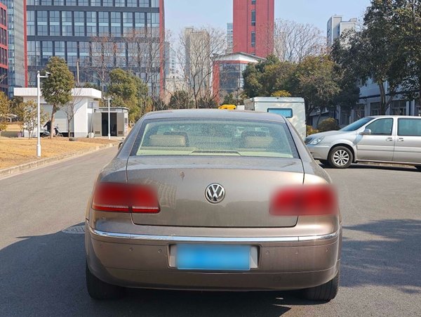 Volkswagen Phaeton 2012, 149300 км, за 17067 USD