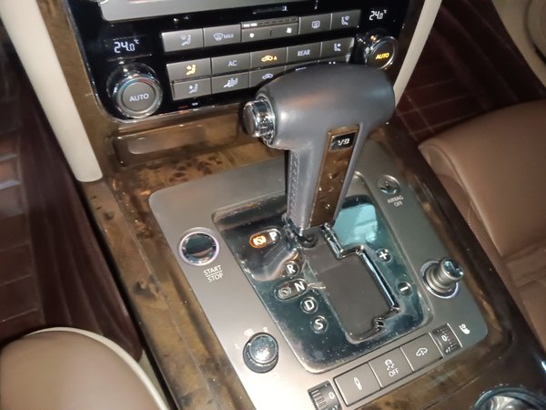 Volkswagen Phaeton 2012, 149300 км, за 17067 USD - фото 12