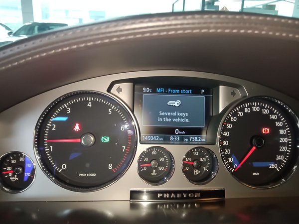 Volkswagen Phaeton 2012, 149300 км, за 17067 USD - фото 10