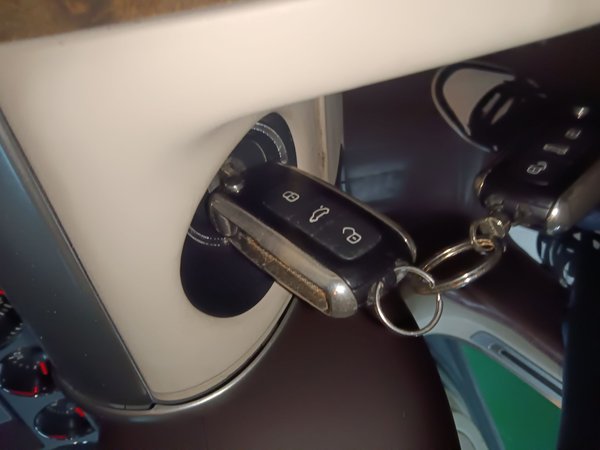 Volkswagen Phaeton 2012, 149300 км, за 17067 USD - фото 16