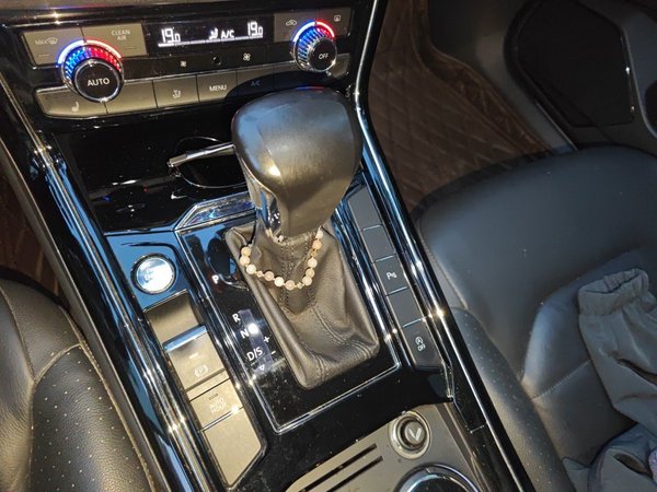 Volkswagen Phideon 2019, 95800 км, за 14828 USD - фото 15