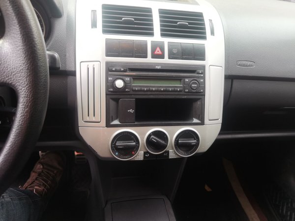 Volkswagen Polo 2009, 142500 км, за 2335 USD - фото 7