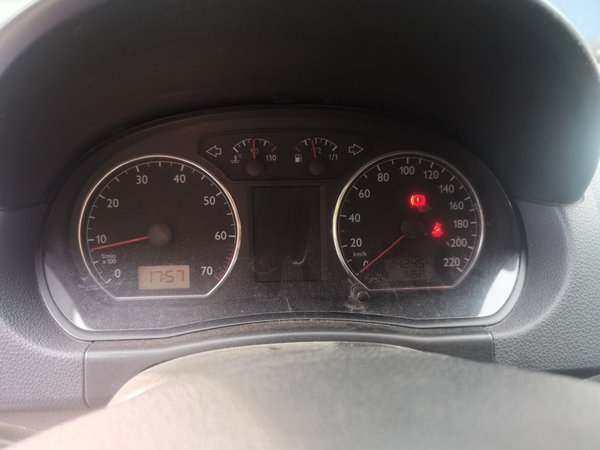 Volkswagen Polo 2009, 142500 км, за 2335 USD
